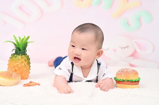 资阳宝宝在妈妈肚子里